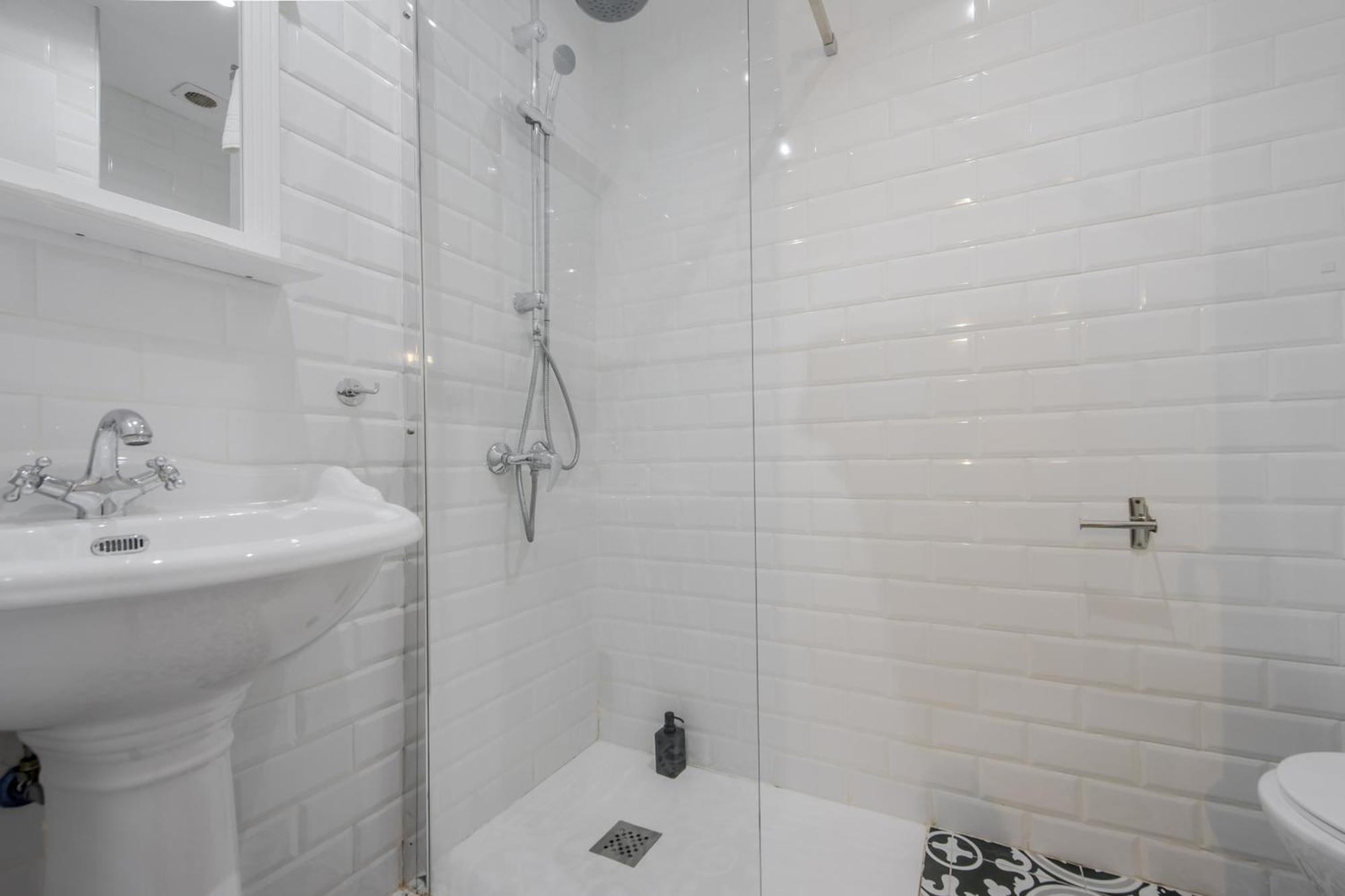 C-Cabeza Cool Apt Para 7 Al Lado De Tirso De Molina E1 マドリード エクステリア 写真
