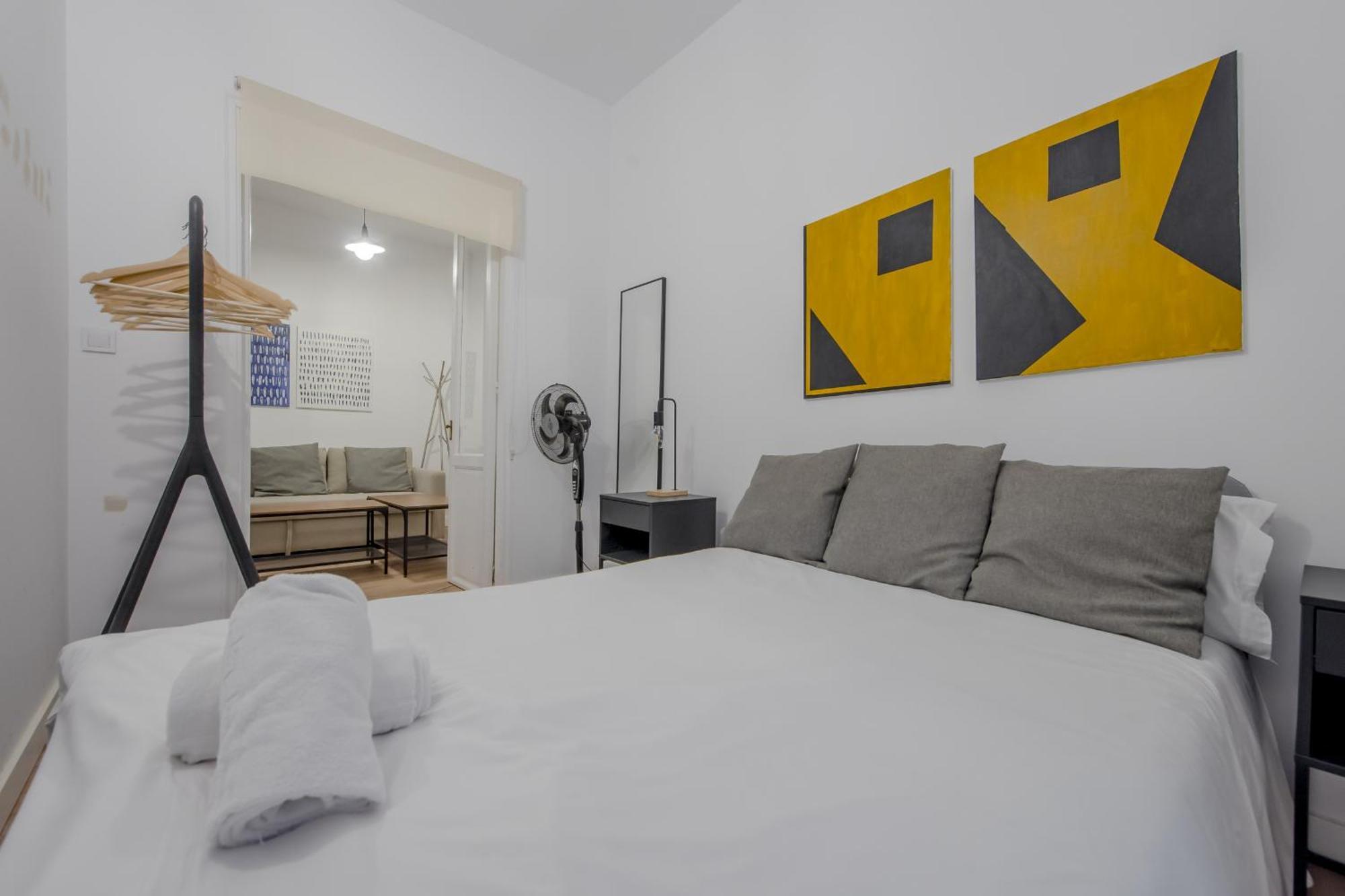 C-Cabeza Cool Apt Para 7 Al Lado De Tirso De Molina E1 マドリード エクステリア 写真