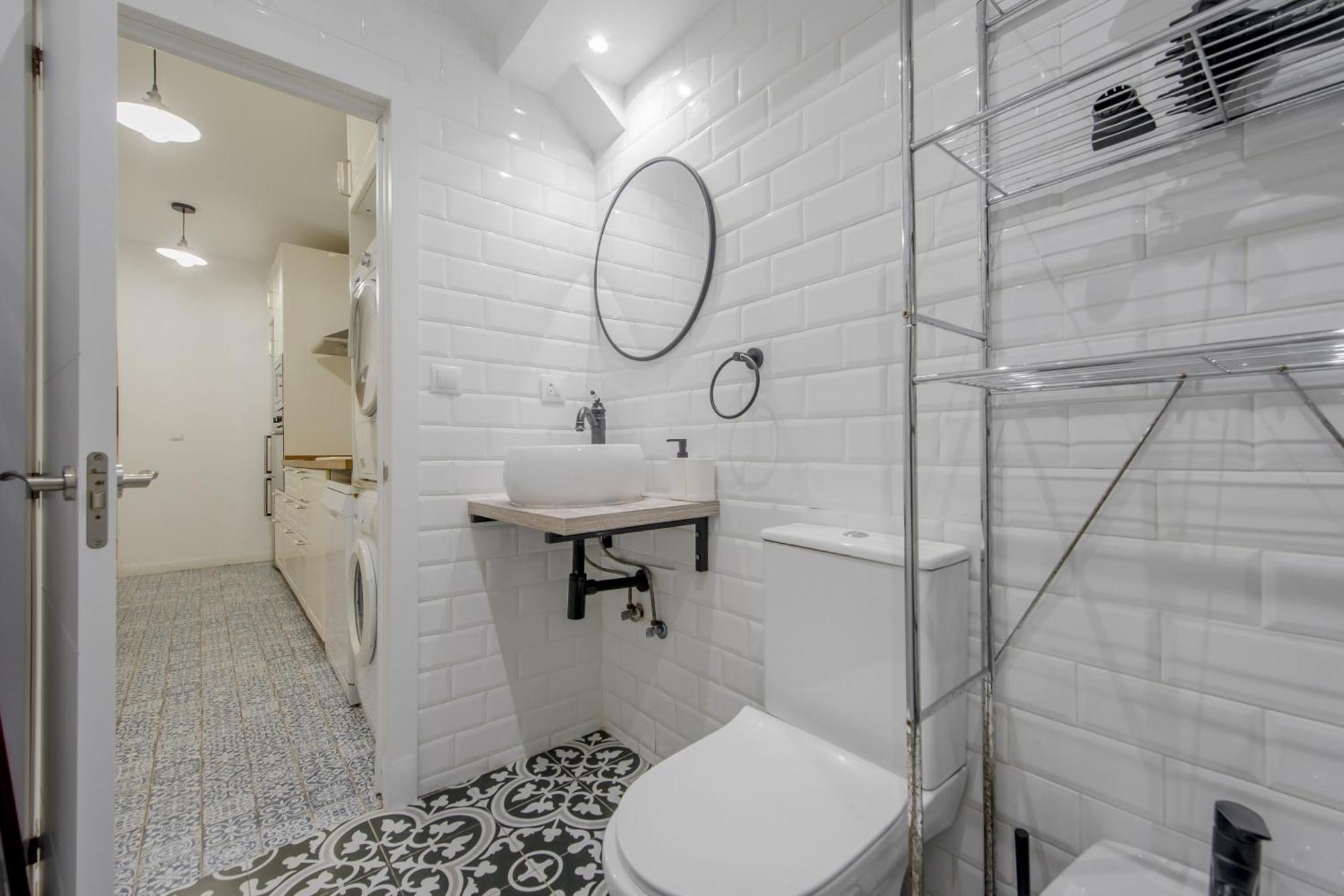 C-Cabeza Cool Apt Para 7 Al Lado De Tirso De Molina E1 マドリード エクステリア 写真