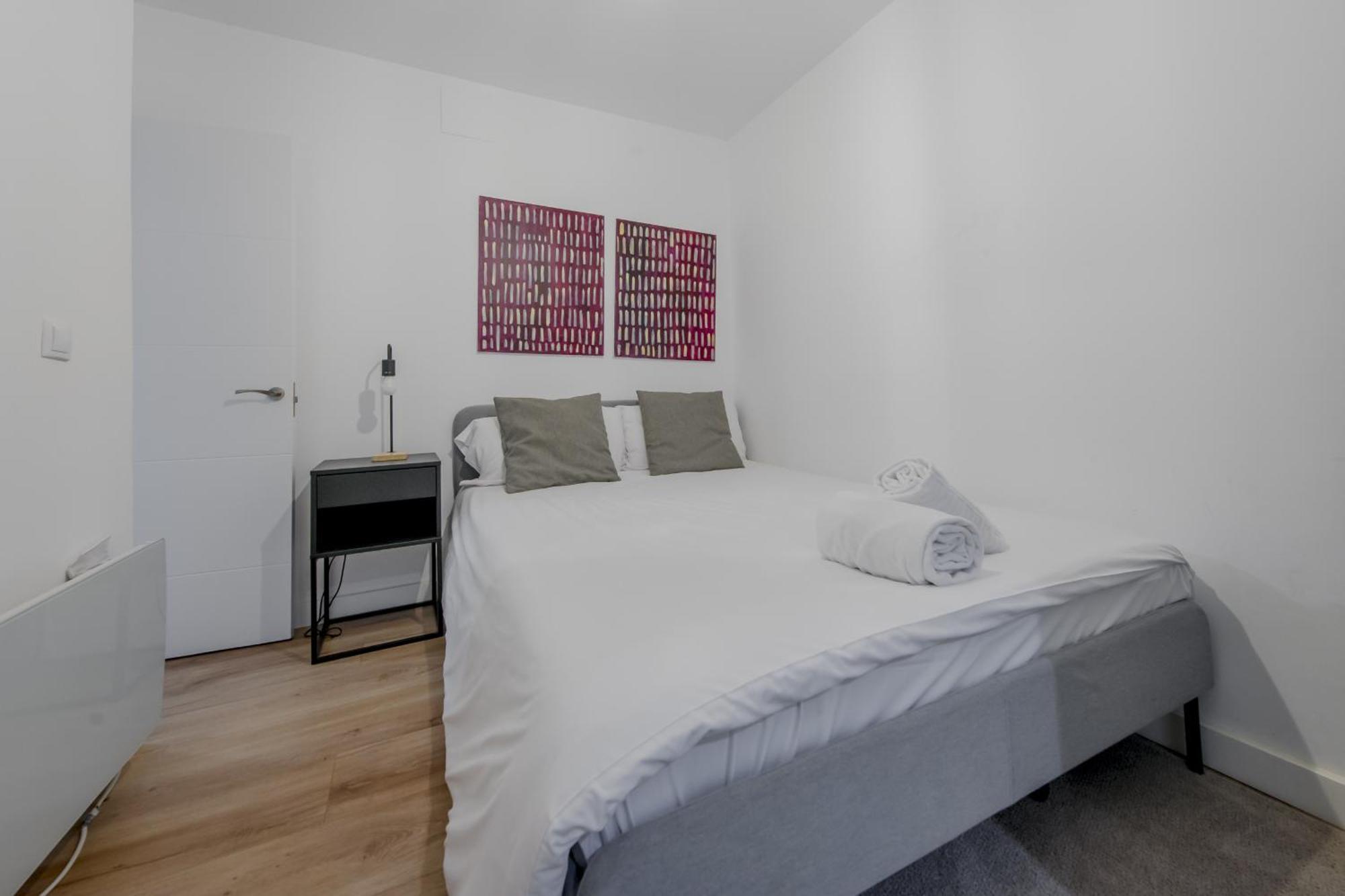 C-Cabeza Cool Apt Para 7 Al Lado De Tirso De Molina E1 マドリード エクステリア 写真