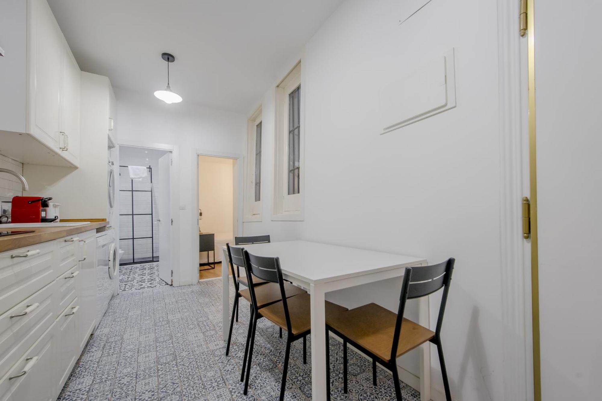 C-Cabeza Cool Apt Para 7 Al Lado De Tirso De Molina E1 マドリード エクステリア 写真